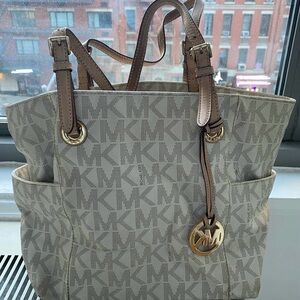 Michael Kors MK Tote
